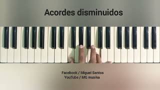 acordes disminuidos todos los acordes🎹 🎵🎵🎶🎼 [upl. by Nosyaj]