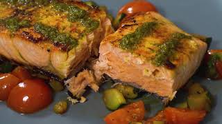 Salmone con verdure in padella Come cucinare salmone [upl. by Aysa789]