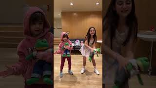 Qué tal este baile con saritahbebe y nuestras ranitas 🐸💓 laracampos musica saritahbebé [upl. by Snilloc]