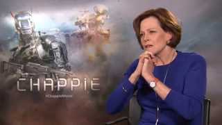 Sigourney Weaver Dishes On Alien 5 amp Avatar Sequels [upl. by Worden]