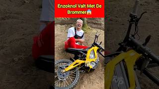 Enzoknol Valt Met De Brommer😱 shorts enzoknol [upl. by Bain]