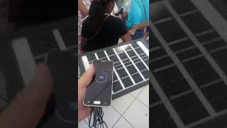 Carregando o meu celular na fila da Caixa Económica Federal com o meu carregador solar [upl. by Strohbehn]