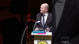 OLAF SCHOLZ quotHör auf zu brüllen Schlussquot Kanzler in Leipzig in Rage I WELT shorts [upl. by Nerval]