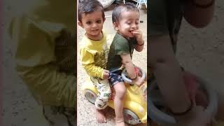 Mannu bhai motor chali pum pum pum 😄  cute babies cute funny shorts [upl. by Leunamnauj]