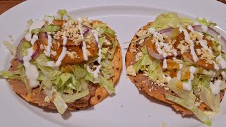 TOSTADAS CON FRIJOLES Y QUESO SECO REGIONAL [upl. by Adham]