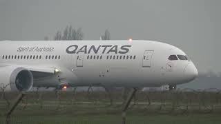 Boeing 7879 Dreamliner quot Qantas quot Taking Off At Santiago De Chile Airport [upl. by Appel]