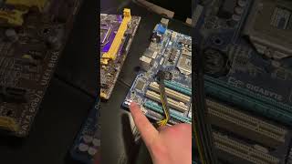 can a 4pin cpu connector use a 8pin motherboard [upl. by Nebuer]