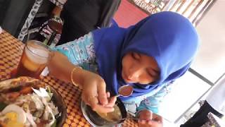 Indonesia Brebes Street Food  Nikmatnya Soto Batok Pak LindarRp12000 Gandasuli666Seri I [upl. by Mcilroy]