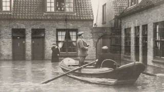 Hoog water in Deventer in 1926 [upl. by Jessica]