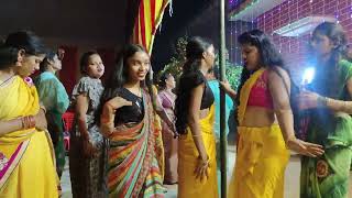 bathata bathata bathata kamariya ye Raja bathaya ll youtube full dance video with my family [upl. by Pall]