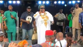 SIS CHINYERE UDOMA LIVE PERFORMANCE AT SIMIKRIS MOTHERS BURIAL [upl. by Gilberta286]