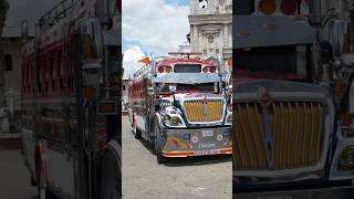 Los dos buses Guatemaltecos con motor cummins ism [upl. by Ydasahc]