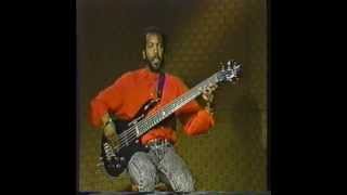 Nathan East  Contemporary electric bass lesson [upl. by Flor]