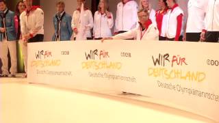 Präsentation der Einkleidung der Olympiamannschaft und der Paralympioniken für London 2012 [upl. by Nirtiak]