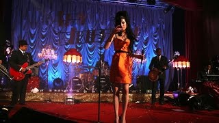 Amy Winehouse  Addicted live [upl. by Asilenna]