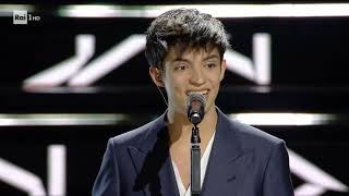 Matteo Romano  Virale  Sanremo 2022 live video completo [upl. by Debi856]