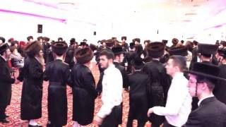 ushi berkovitz and Mendy weinstein rocking a wedding part 1 [upl. by Qahsi931]