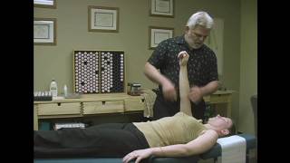 Muscle Testing Demonstration by Austin Chiropractic Care [upl. by Yhtomot]