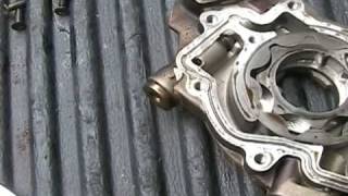 Whats Inside a Gerotor Oil Pump  1998 Ford F150 54l Triton [upl. by Melisa851]