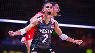 Fastest Volleyball Libero in the World  Simge Akoz  Crazy Saves [upl. by Nosrej422]