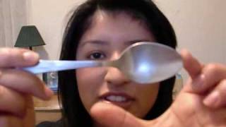 How to curl your eyelashes with a spoon [upl. by Pihc]