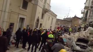 Crollo della palazzina in via Piave a Matera Estratta viva [upl. by Cogen698]