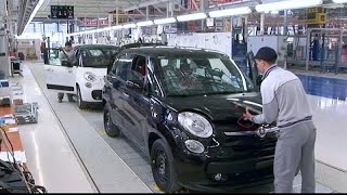 Emissioni CO2 Fiat Chrysler paga Tesla per evitare la multa Ue [upl. by Tryck965]