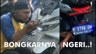 Cara Pasang Plat Nomor Akrilik LED di Motor Honda PCX [upl. by Orville]