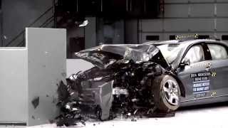 Mercedes Benz EClass E350 w212 2014 crash test [upl. by Leirej]