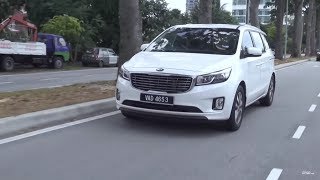 Kia Grand Carnival 22 EX 2017  Roda Pusing Review [upl. by Odnomyar674]