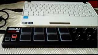 Hydrogen drum machine with Akai LPD8 USBMIDI pad [upl. by Eiramacissej]