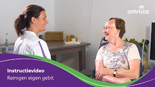 Omnios  Mondzorg voor ouderen  Instructievideo Reinigen van een eigen gebit [upl. by Rotceh]