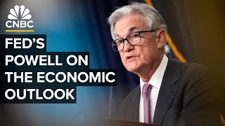 Fed Chair Powell delivers remarks on the economic outlook at Stanford Business School — 4324 [upl. by Sparkie]