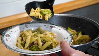 Pasta Tirolese Broccoli e Speck Gustosa Pronta in 15 minuti  Broccoli and Speck Pasta Tasty Recipe [upl. by Yrogerg]