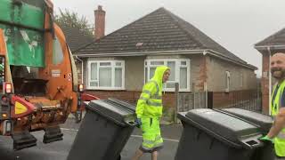 Recycling bin men emptying bins in Bournemouth 25072024 [upl. by Leoni]