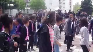 FLASHMOB  Les enfants de Garges font leur show [upl. by Ressay600]