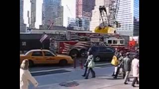 Camion des pompiers de New York avec ses sirènes devant Ground Zero  Manhattan [upl. by Tybie]