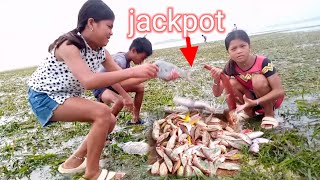 Taranta ang mga bata sa nahibasang mga isda 😱 jackpot [upl. by Elamrej]