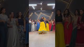 Chalka Chalka re  Dance video  Bollywood bollywoodsongs chalkachalkare [upl. by Barry]