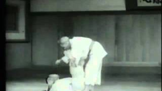 Judo techniek  Kyuzo Mifune  Tewaza [upl. by Debo42]