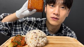 SUB 통스팸 amp 김치 먹방 Whole Spam amp Kimchi Mukbang 🥓 [upl. by Novyad175]