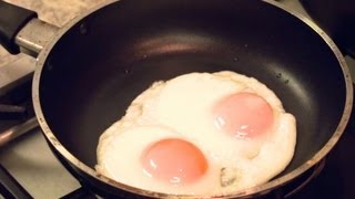 How to fry a over easy egg without flip over [upl. by Delaney]