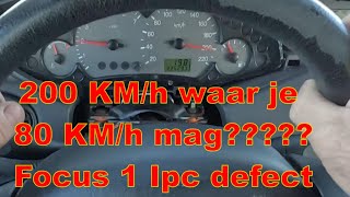 200 KMh waar je 80 mag😨😨😨 Ford Focus 1 met met een defect instumentenpaneel Duurzaamheid [upl. by Thagard435]