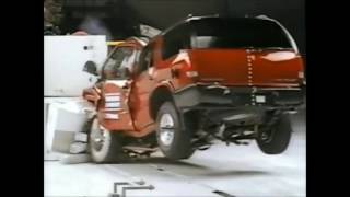 359 19962001 Oldsmobile Bravada moderate overlap crash test [upl. by Karrah]