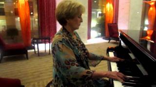 Cloris Leachman plays the piano at the Rrazz Room in San Francisco [upl. by Gereld]