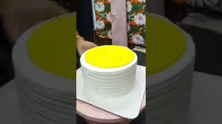 cake decoration 🎂 yt yellowcake cake birthdaycakedecorating cakedecorating birthdaycakedesign [upl. by Annadiana]