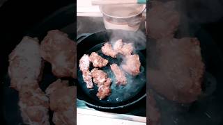 Kichly PreSeasoned Cast Iron Pan  Healthy Cooking with Cast Iron [upl. by Ardnuassak403]