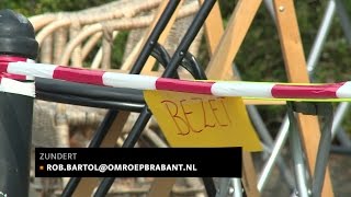 Censuur bij het bloemecorso in Zundert [upl. by Dickerson]