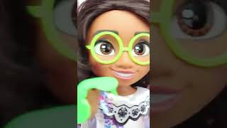 ENCANTO Cuidado si juegas con SLIME Mirabel y Isabela shorts encanto slime [upl. by Llevol]