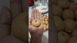 Maine banae besan ke laddu🤤😊2521000 youtubeshortstrendingminivlog shortsfeedvlogshortvideo [upl. by Hinch]